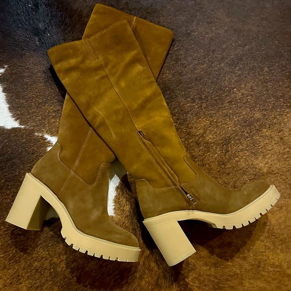 Dolce Vita Corry Dark Brown Suede size 8.5. Brand new never been worn.